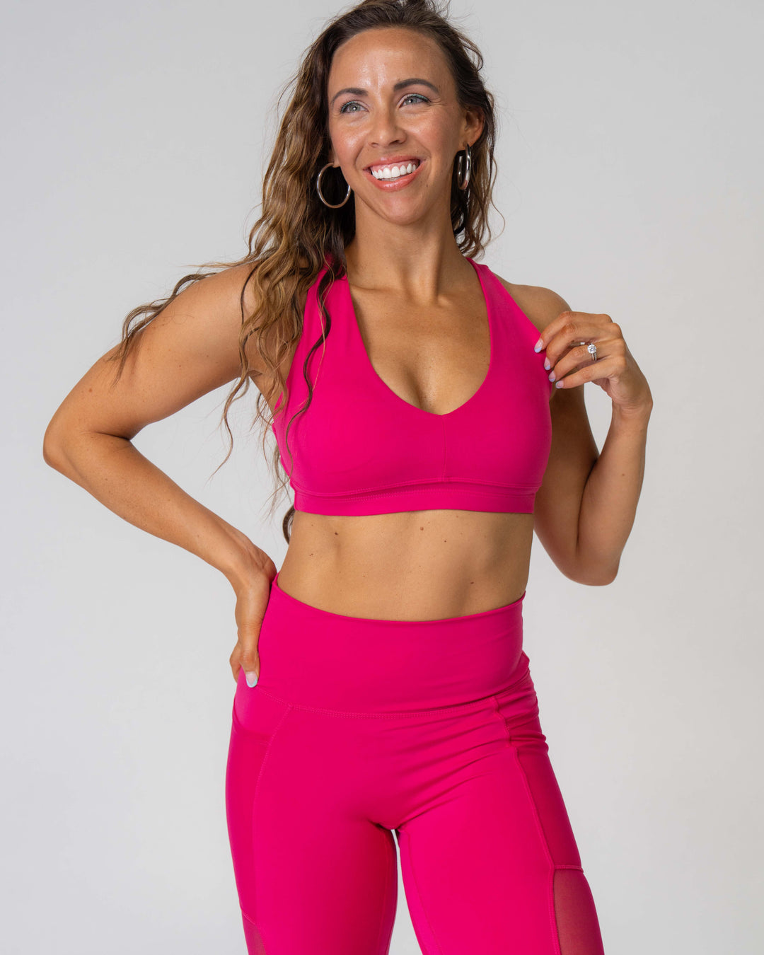 DAYDREAM V-Scoop Neck Racerback Sports Bra