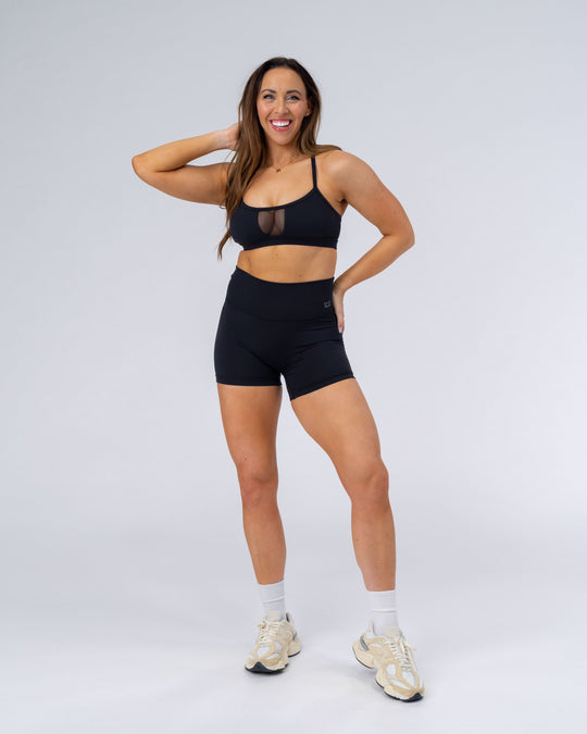 ESSENCE 4.5" Performance Short