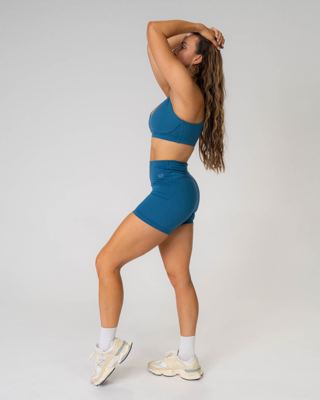 DAYDREAM V-Scoop Neck Racerback Sports Bra
