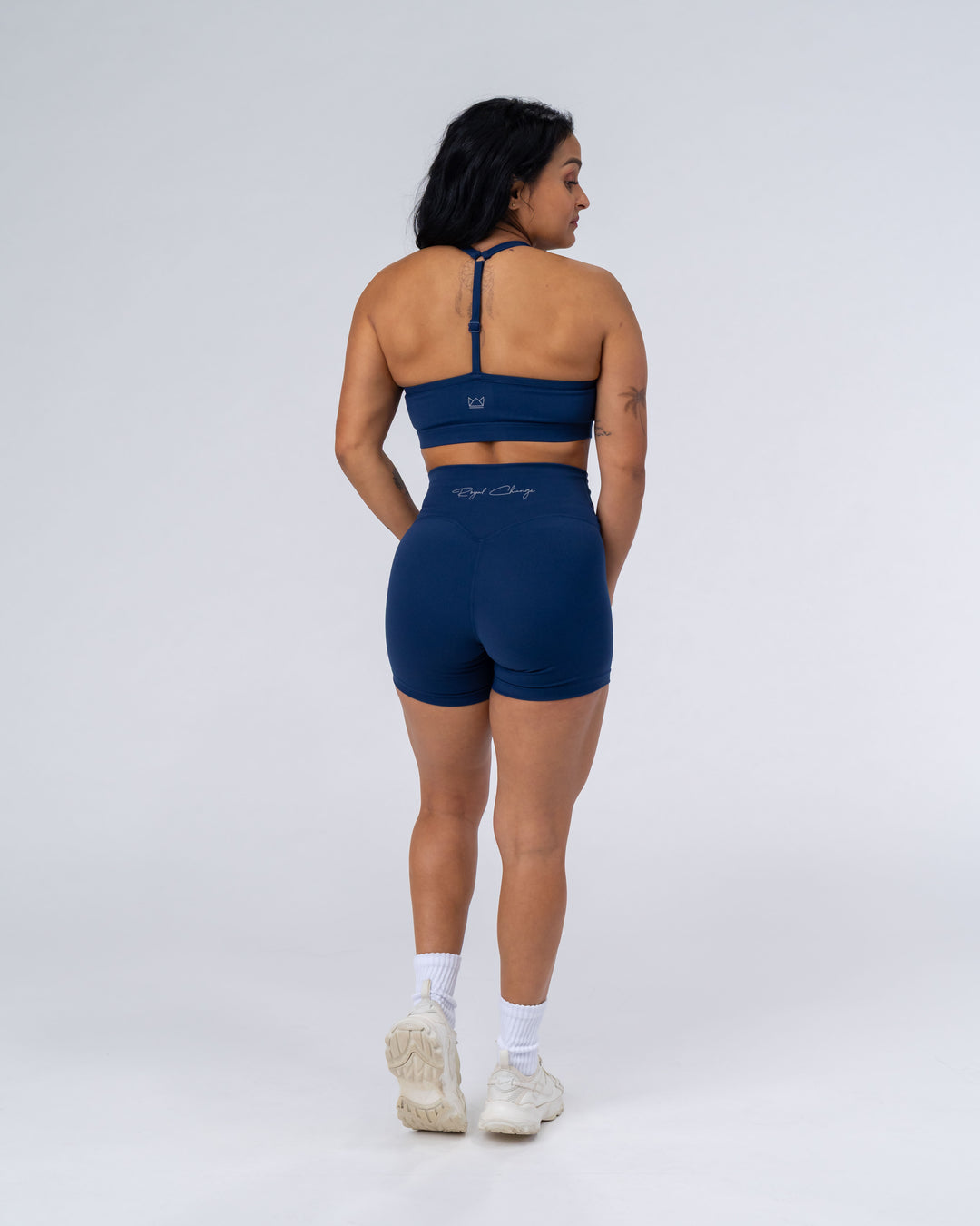 ESSENCE 4.5" Performance Short