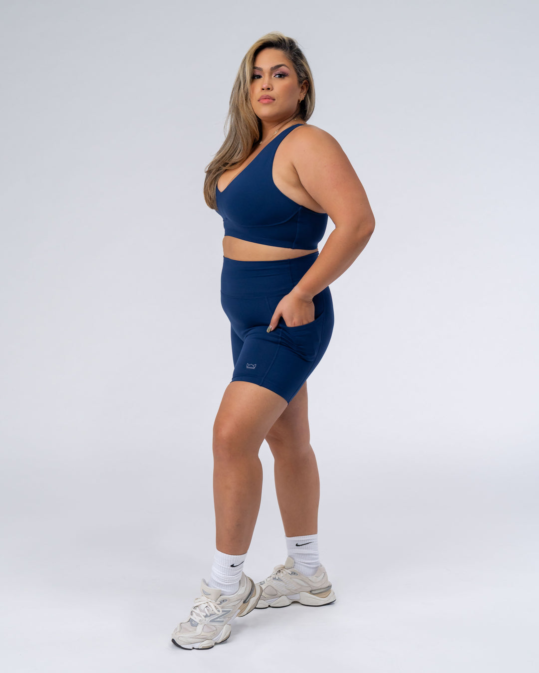 ESSENCE Scoop Neck Racerback Sports Bra