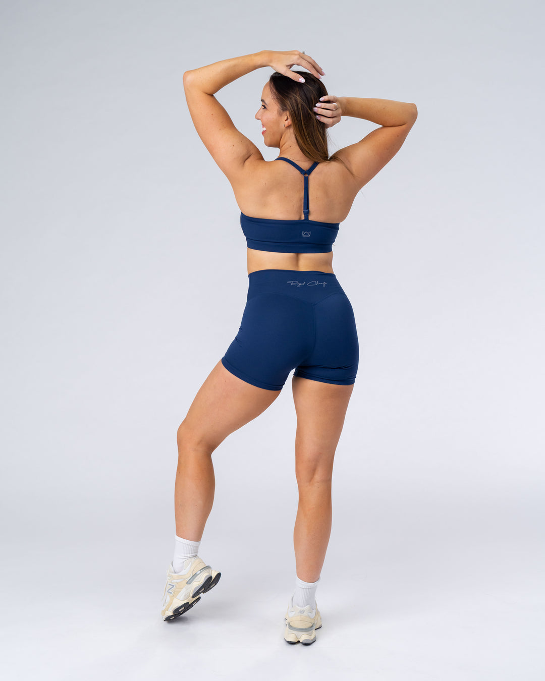 ESSENCE 4.5" Performance Short