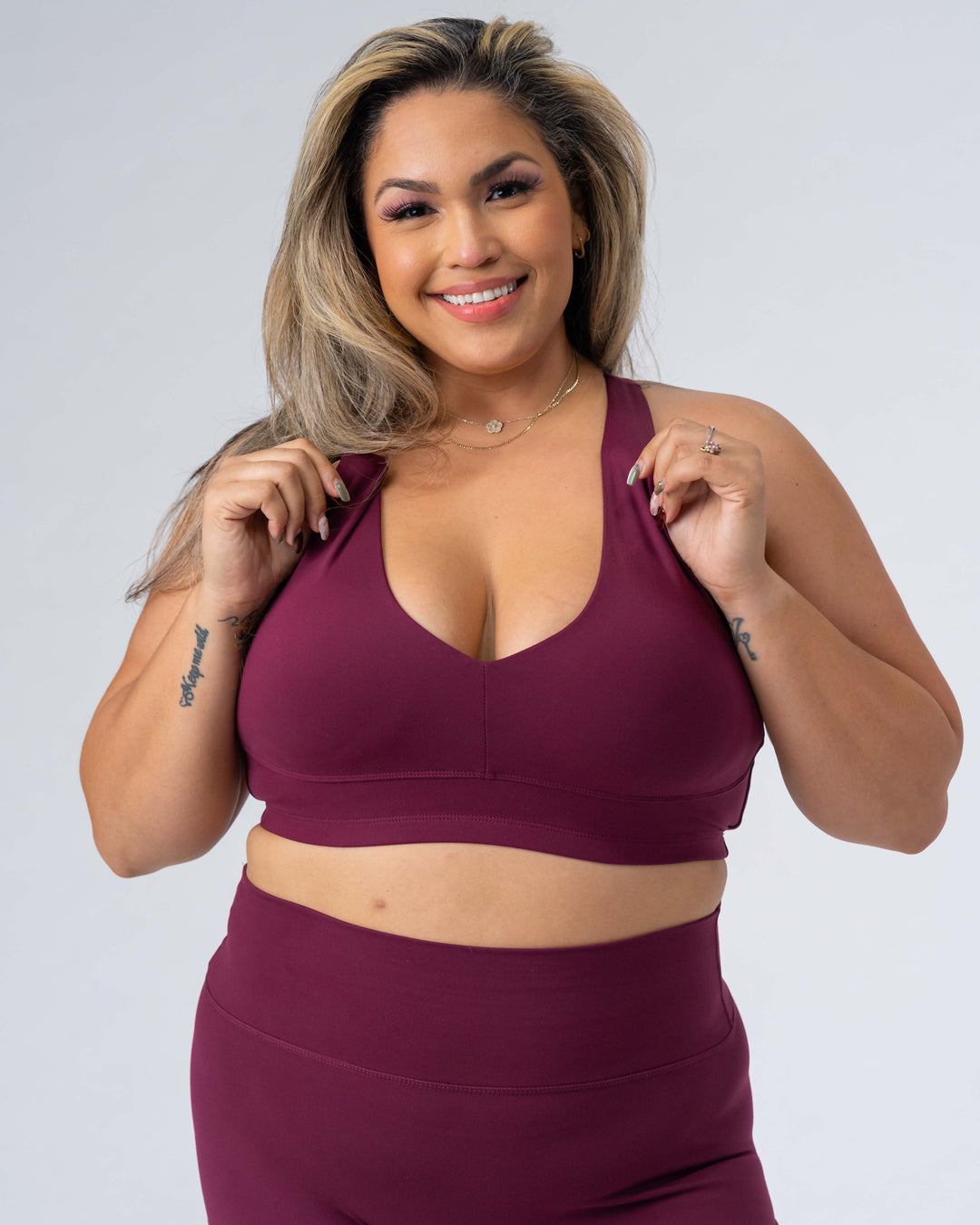 ESSENCE Scoop Neck Racerback Sports Bra