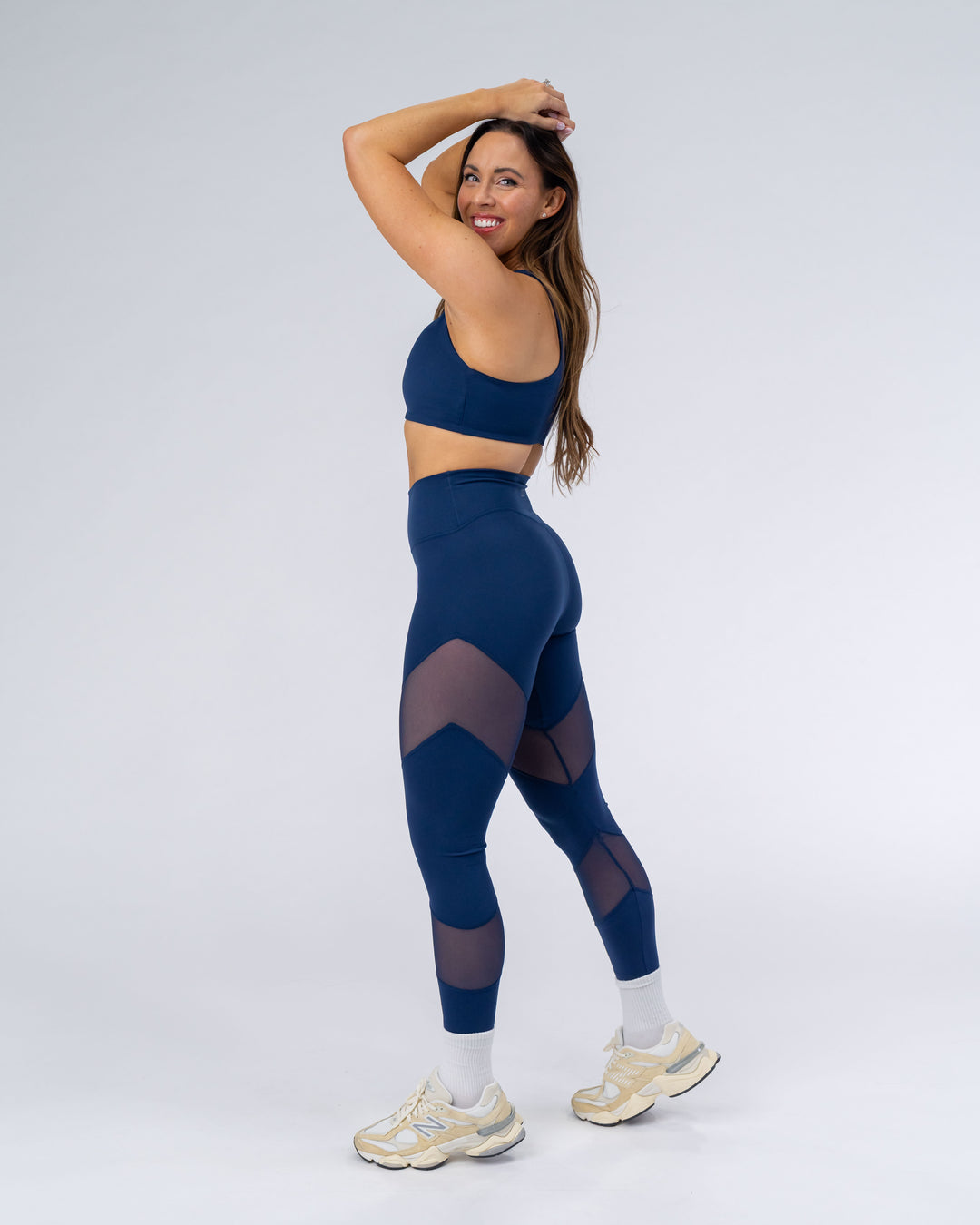 ESSENCE Performance Mesh Wrapped Legging