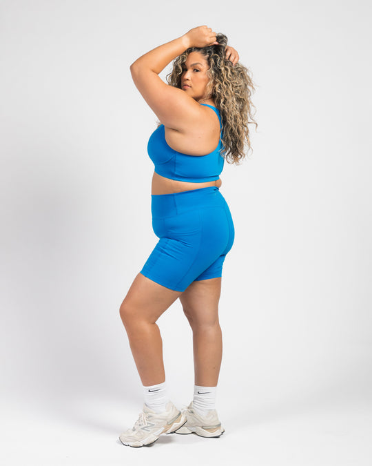 BOLD Scoop Neck Racerback Sports Bra