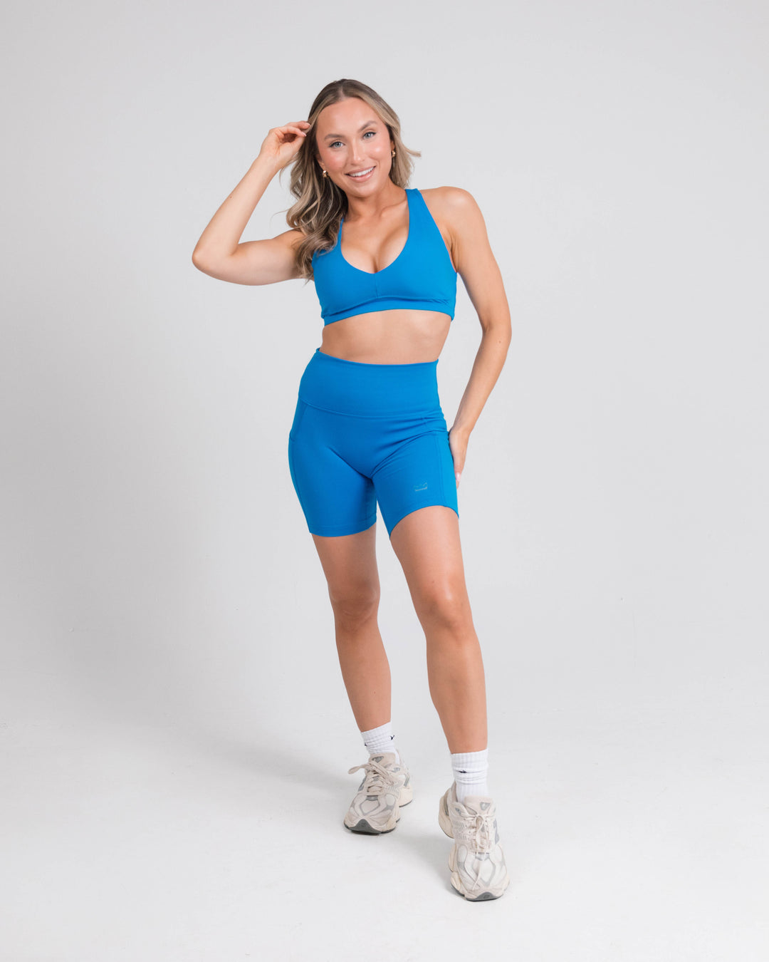 BOLD Scoop Neck Racerback Sports Bra